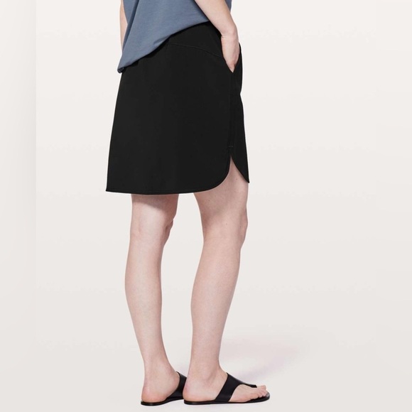 Lululemon On The Fly Skirt *21"
Black NWT​​​ - Picture 4 of 9